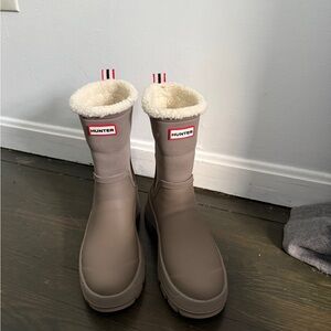 NWT Hunter Boots Women's Esme Lug Sole Waterproof Snow Booties Size 7